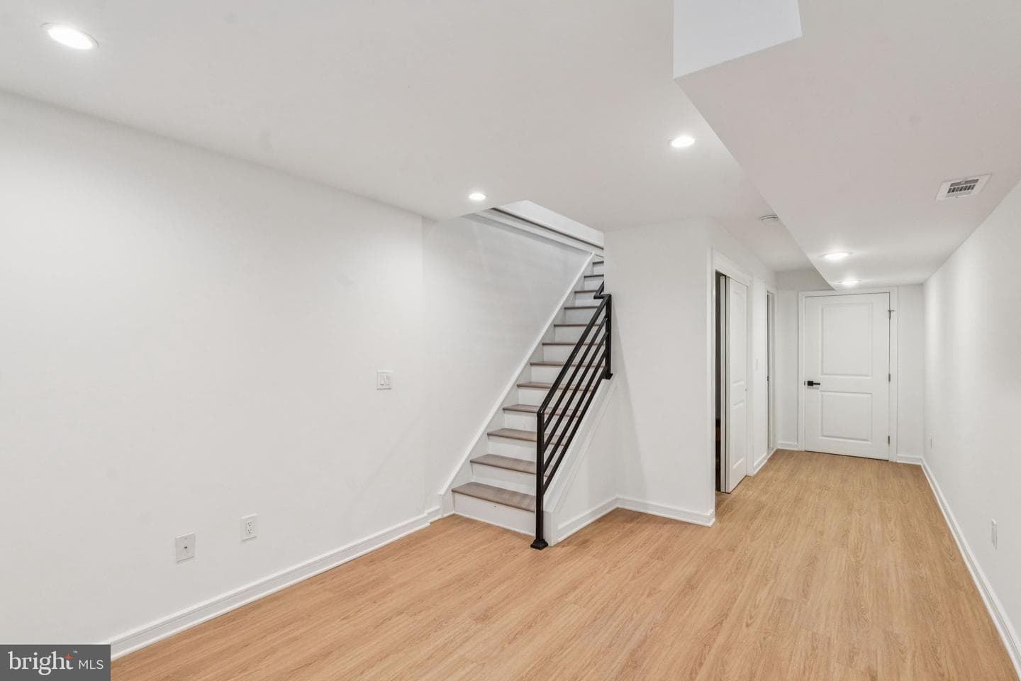 1106 Titan Street photo 31
