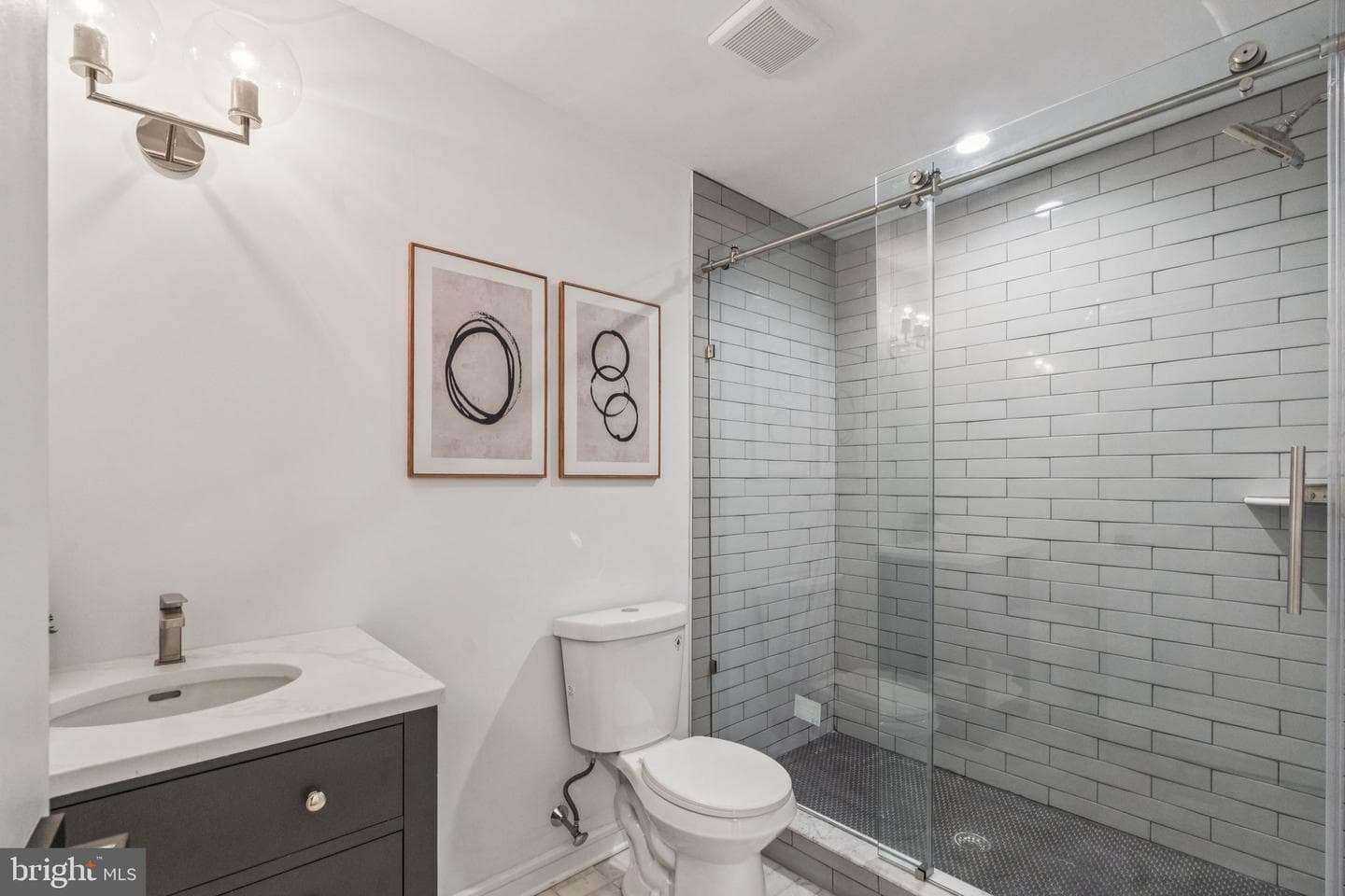 1106 Titan Street photo 32