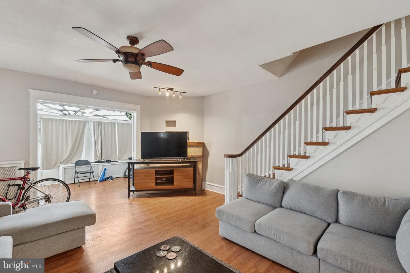 1112 Kenwyn Street photo 3