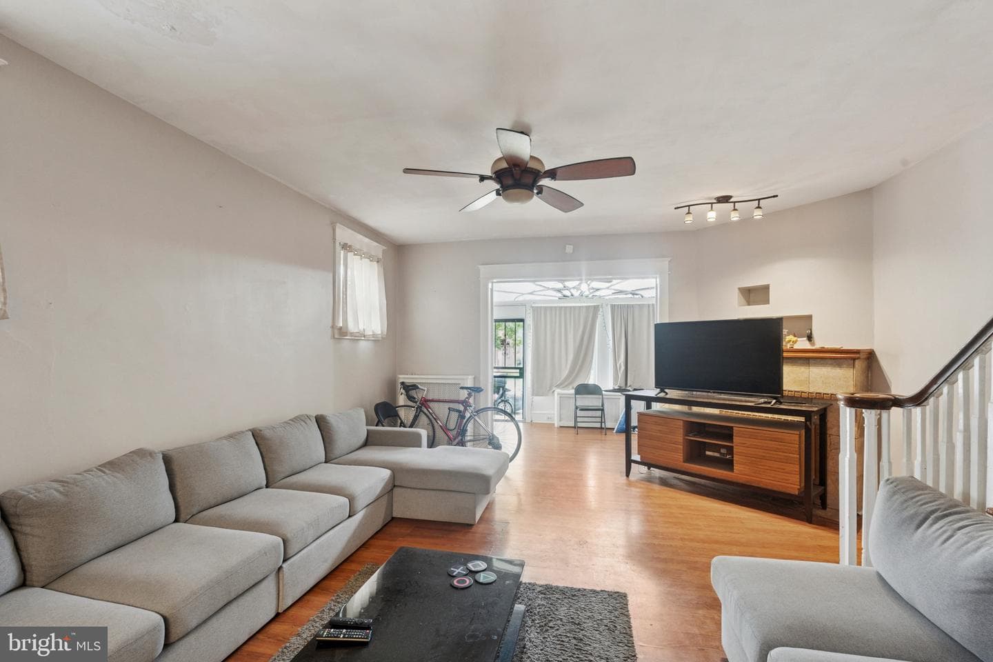 1112 Kenwyn Street photo 4