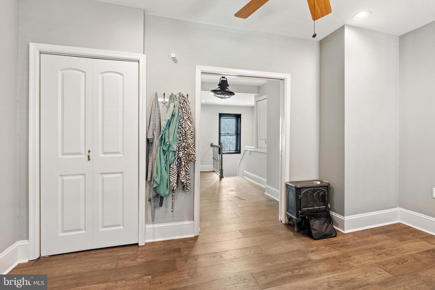 3033 Richmond Street photo 18