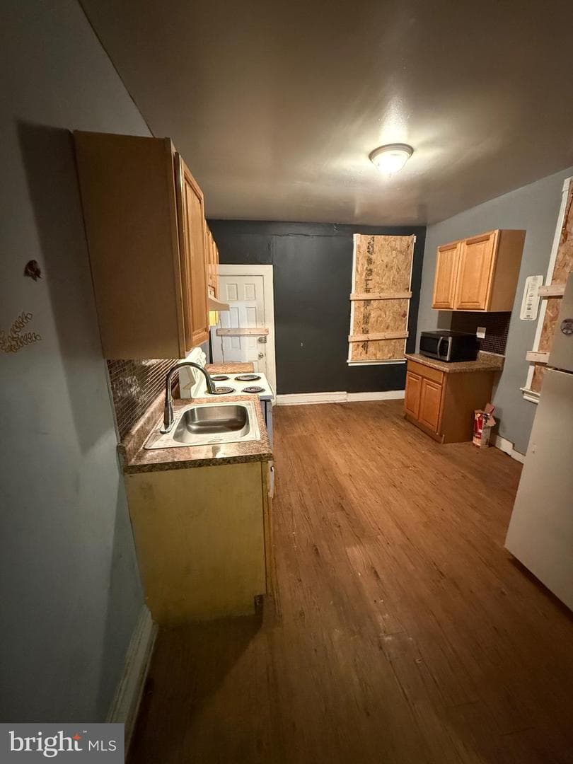 1412 N Hirst Street photo 4