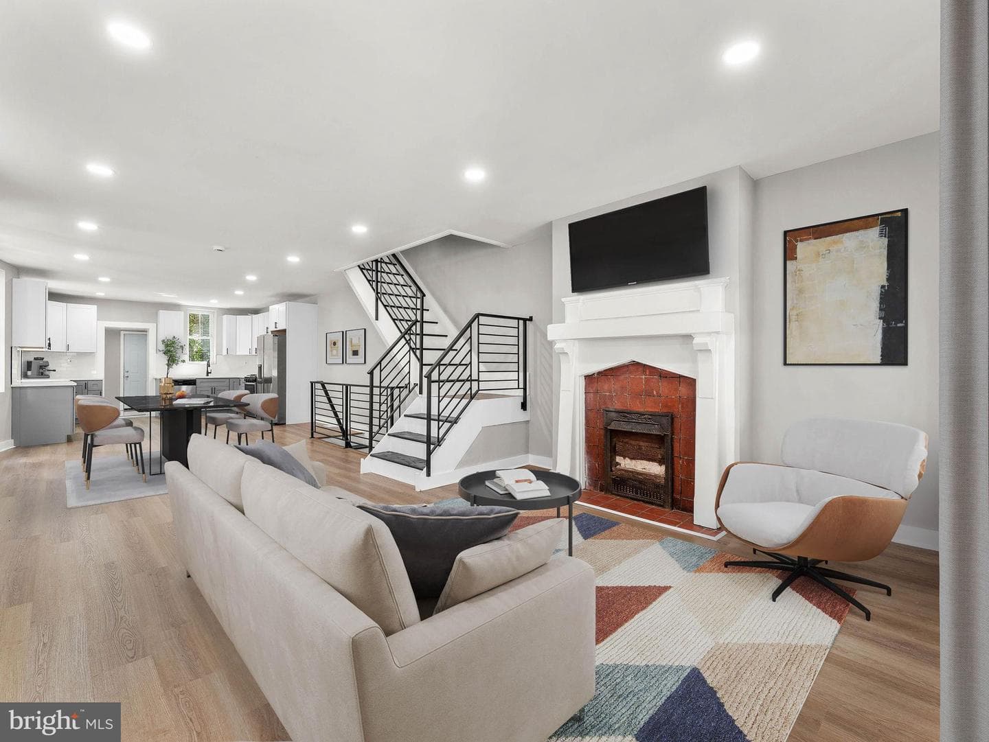 228 W Seymour Street photo 1
