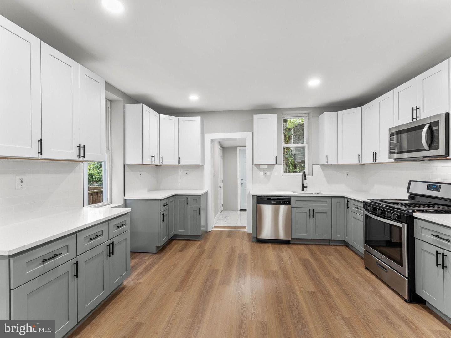 228 W Seymour Street photo 2