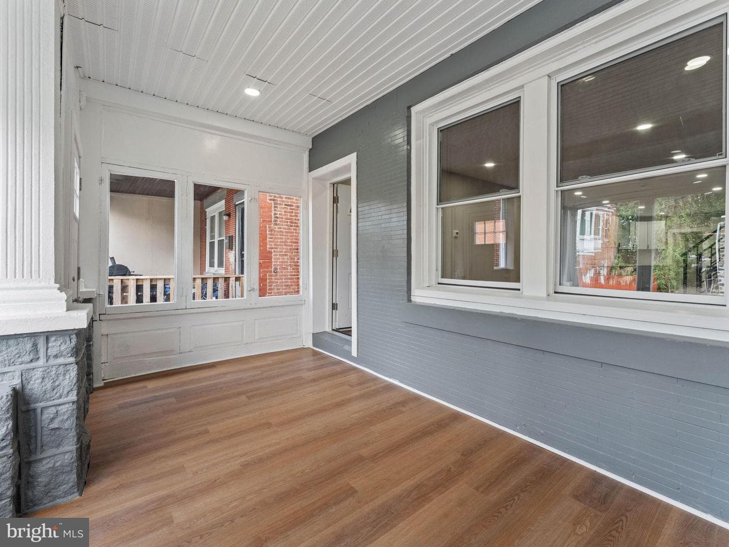 228 W Seymour Street photo 9