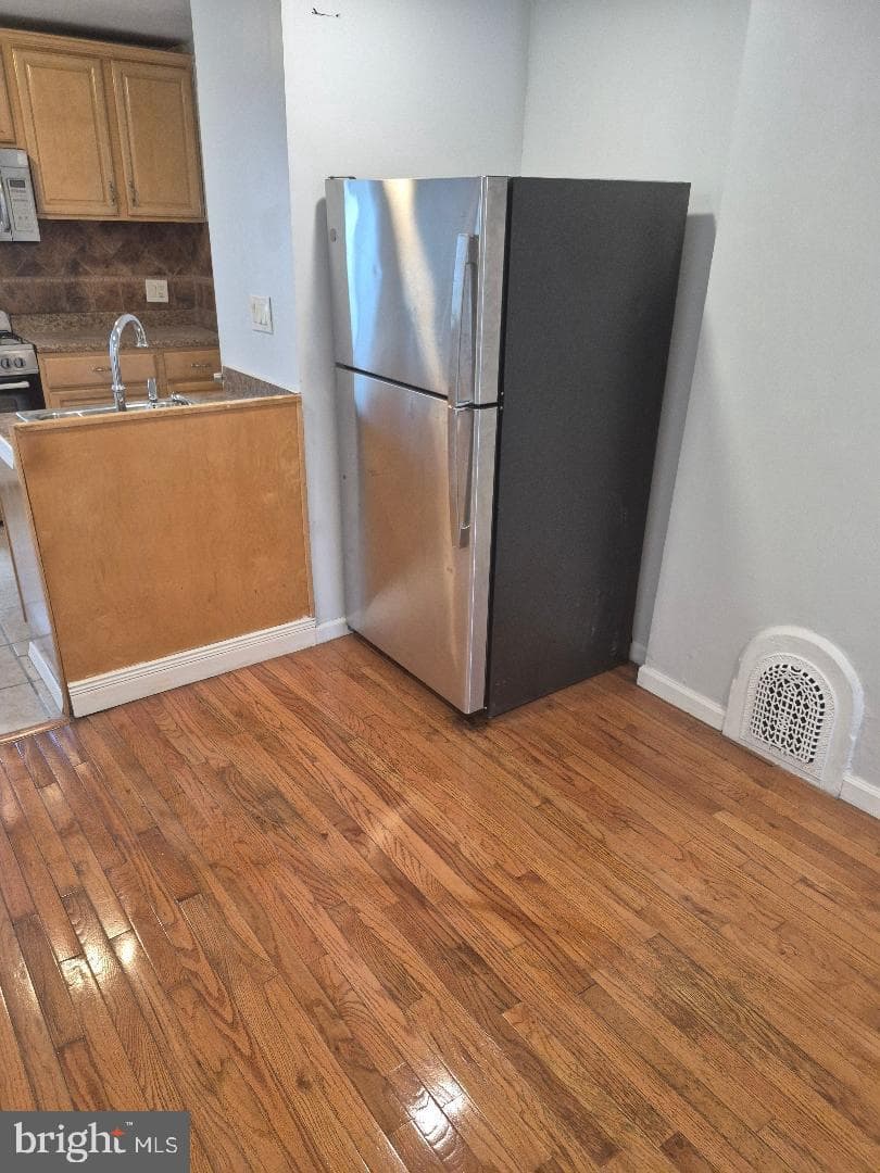 2528 Turner Street photo 8