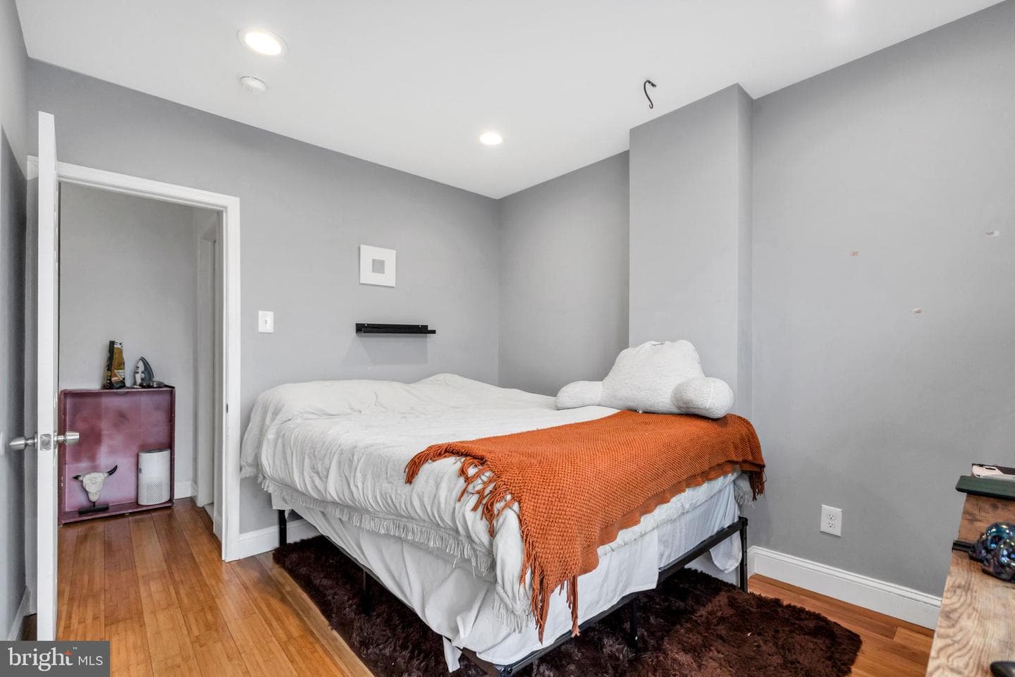 1833 E Albert Street photo 7