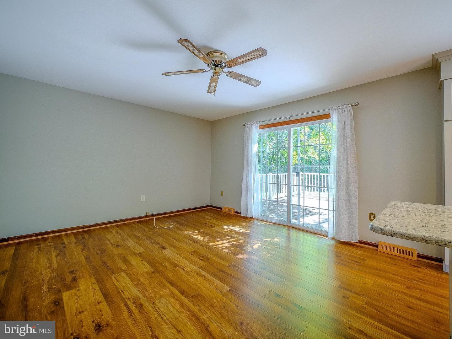 947 Caledonia Street photo 32