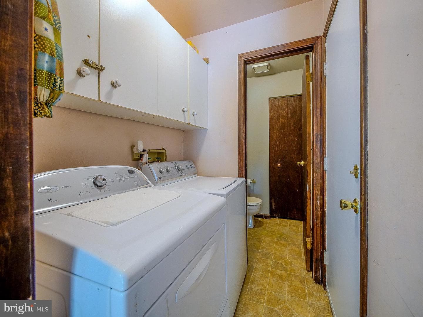 947 Caledonia Street photo 35