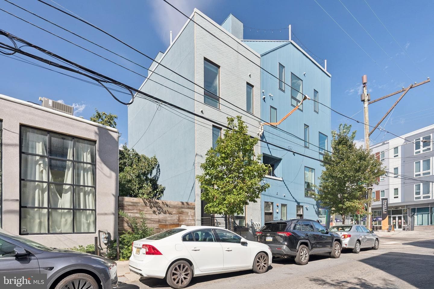 231 W Thompson Street photo 42