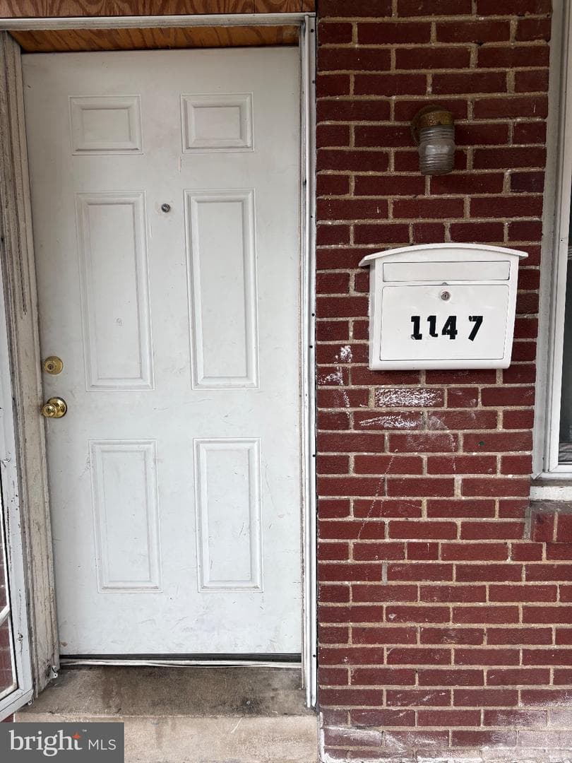 1147 E Price Street photo 1