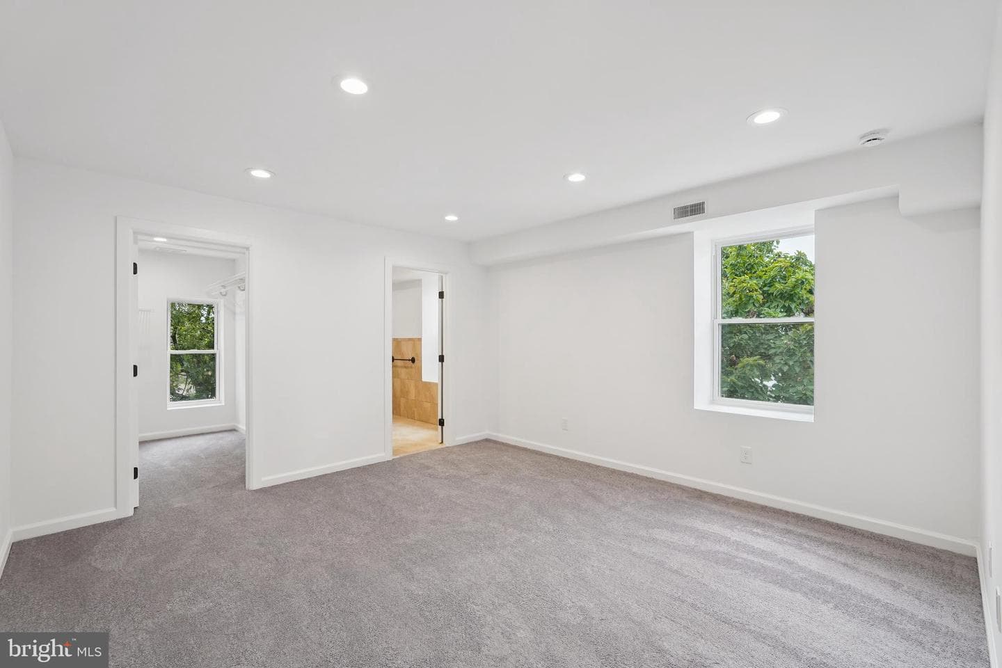 200 E Price Street photo 24