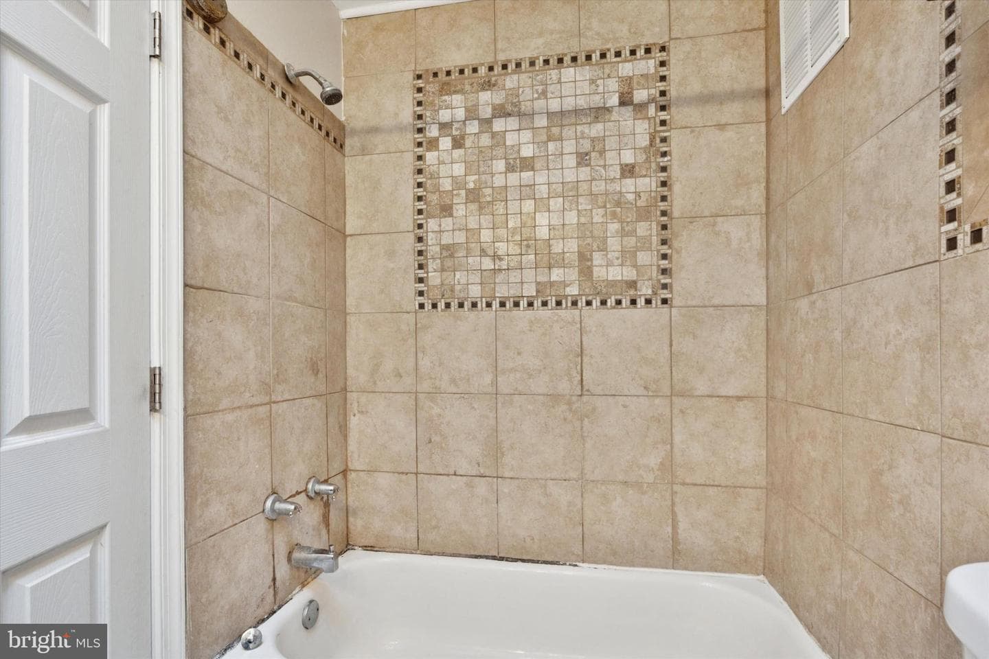 353 E Claremont Road photo 14