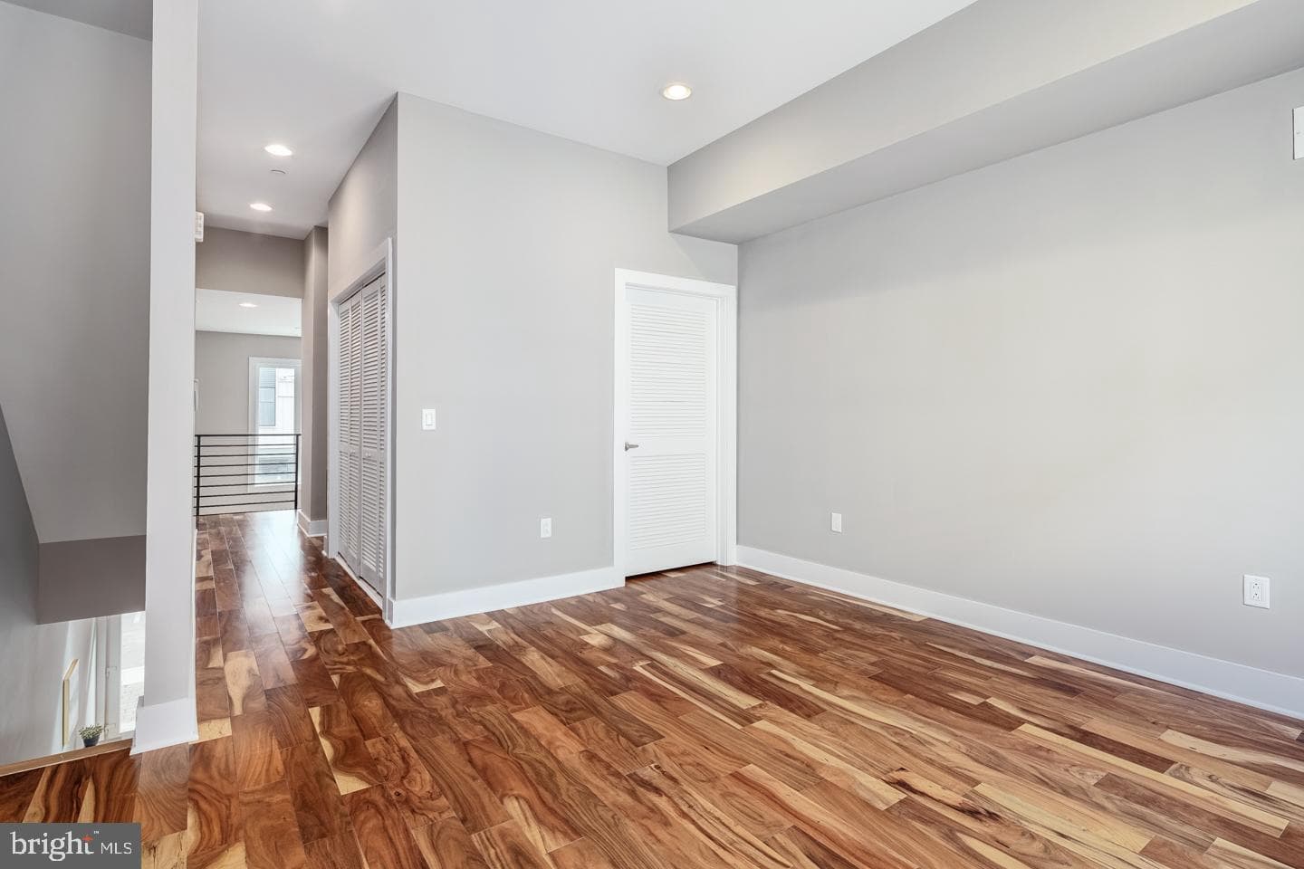 1124 N American St # 1 photo 16