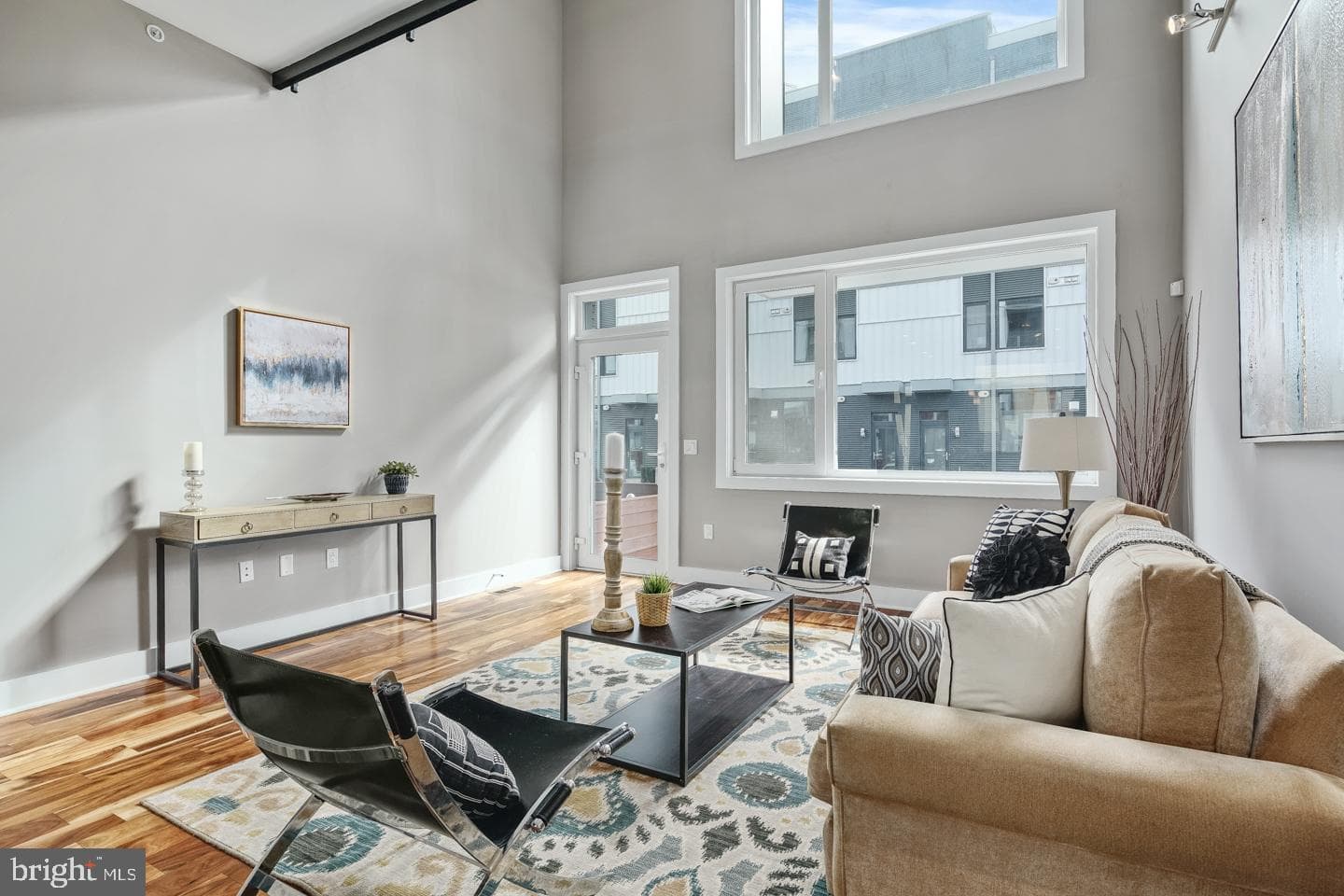 1124 N American St # 1 photo 3