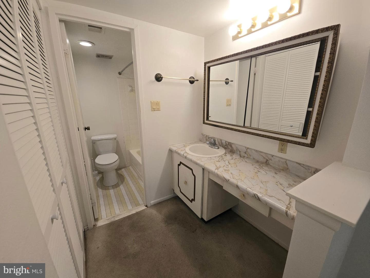 5026 N Convent Lane #j photo 15