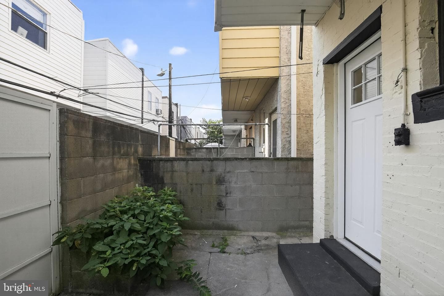 2323 S Bancroft Street photo 17