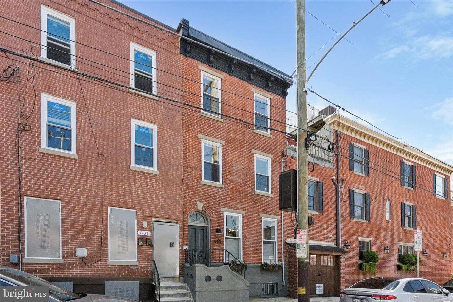 1740 Catharine Street photo 1