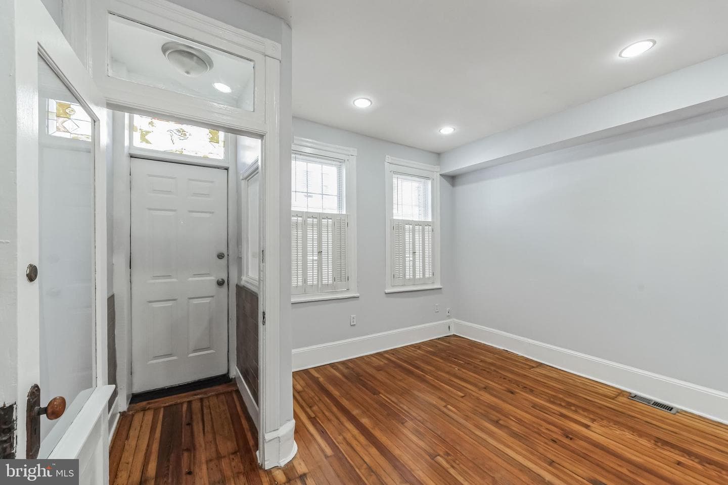 2509 E Oakdale Street photo 7