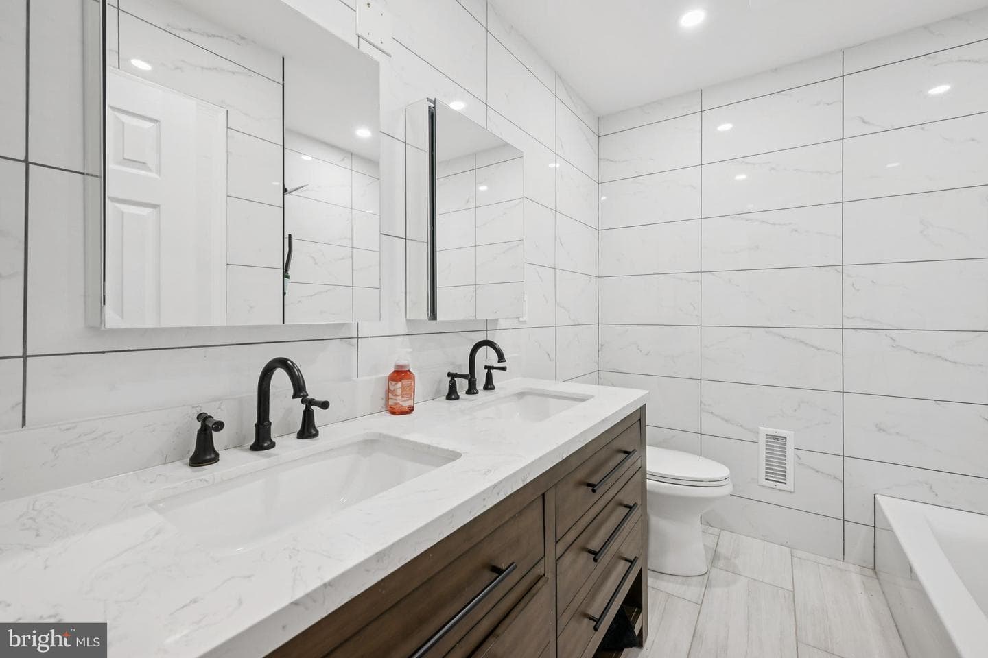 9810 Bridle Road photo 18