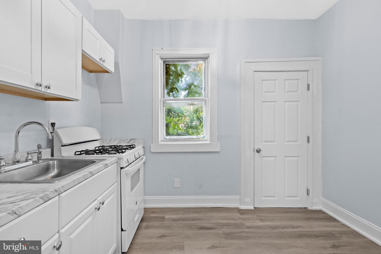 5919 N Norwood Street photo 10