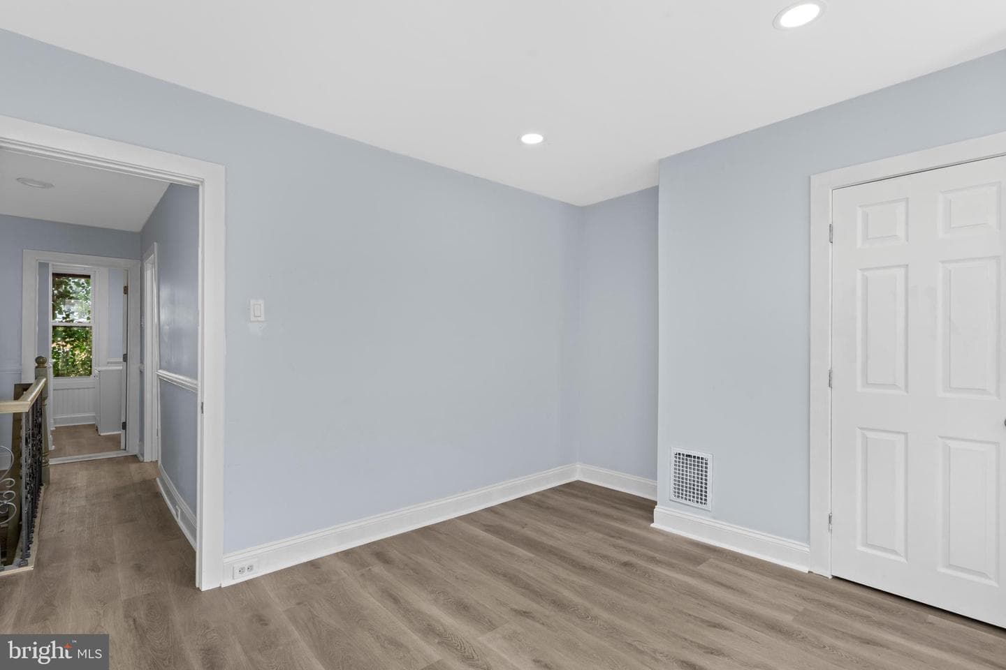 5919 N Norwood Street photo 16