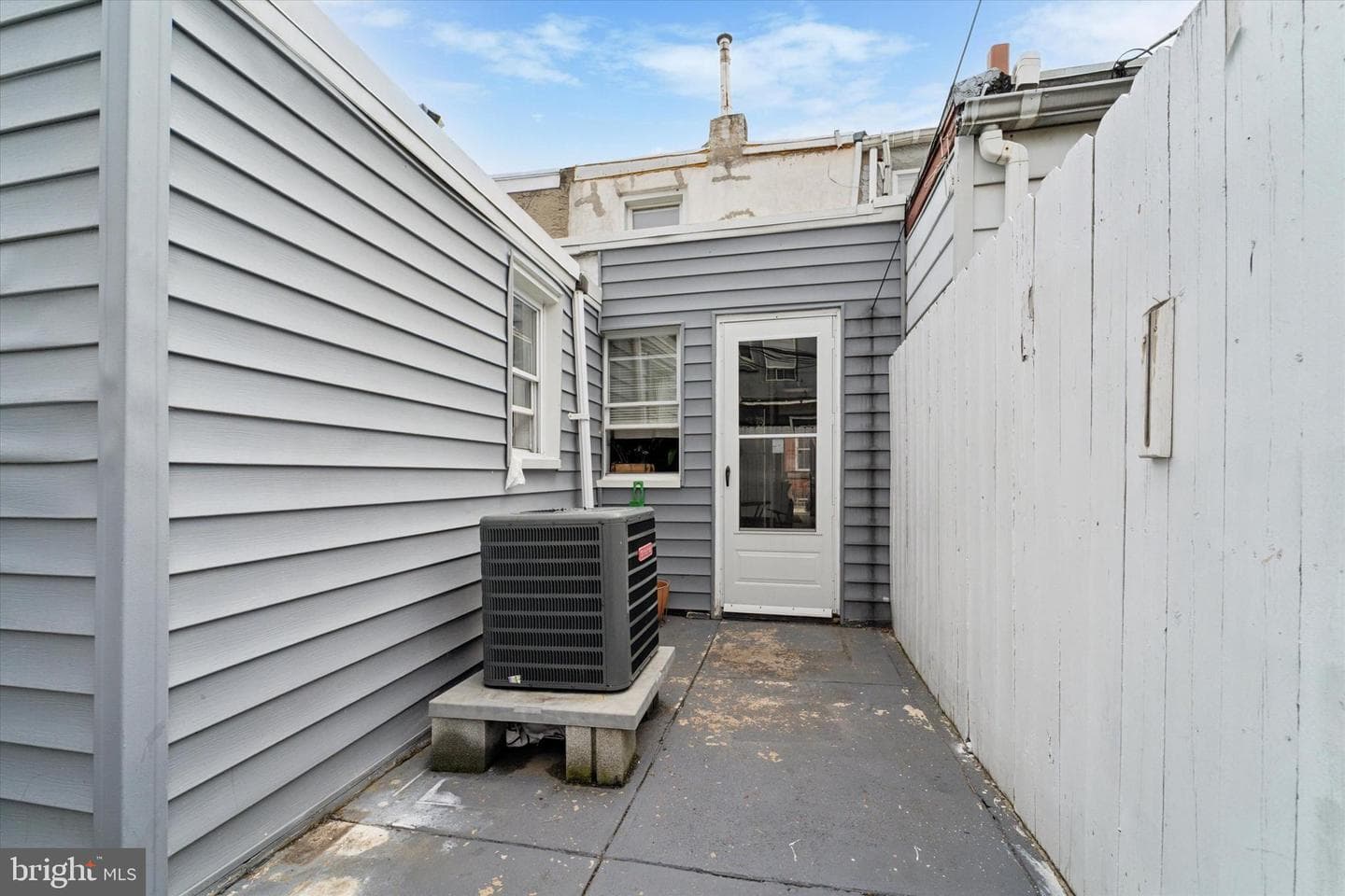 3228 Tilton Street photo 24
