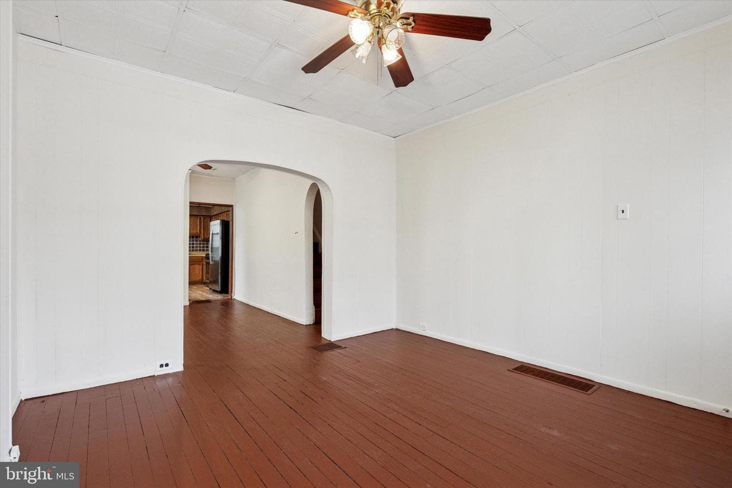 4513 E Stiles Street photo 2