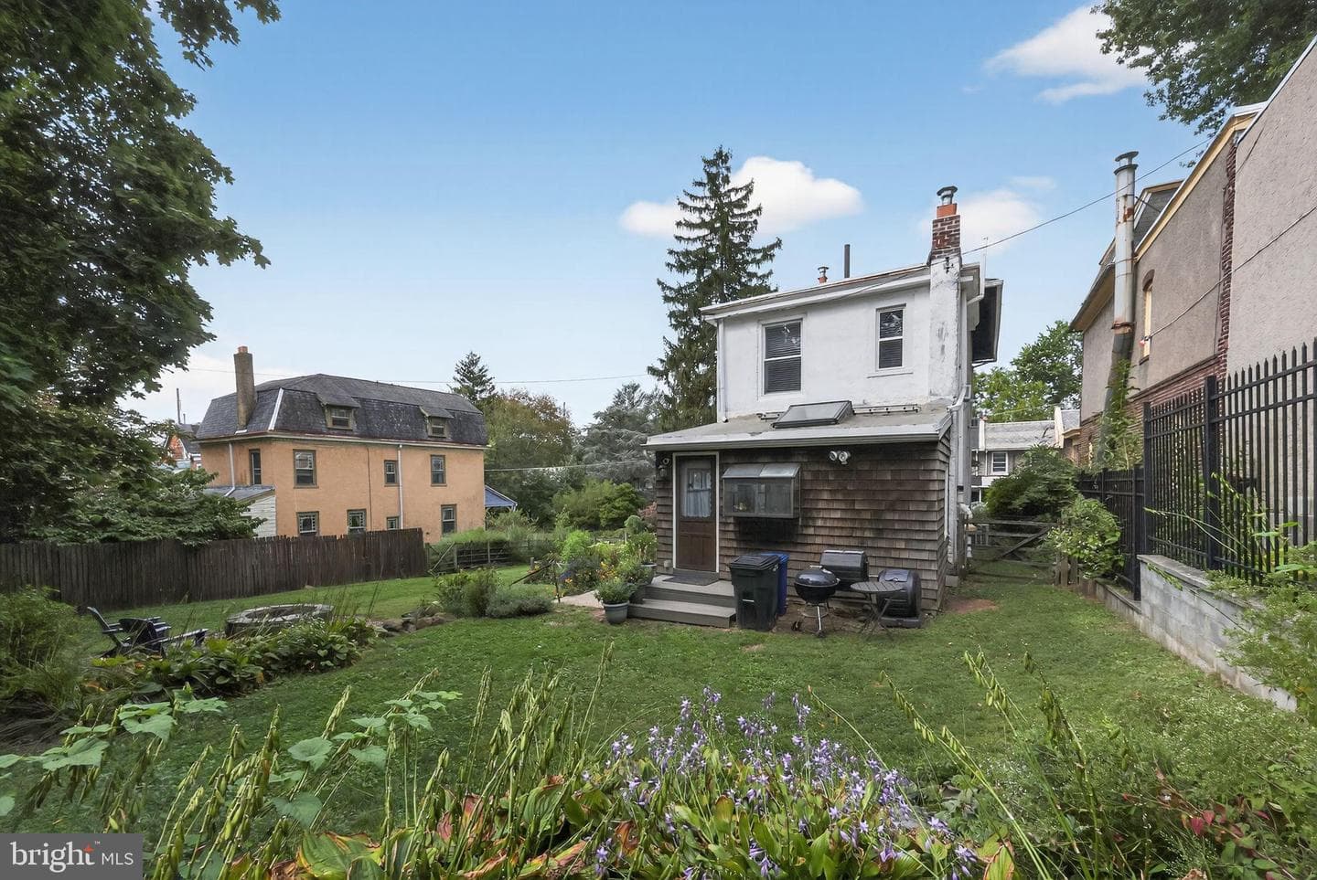 168 W Durham Street photo 36
