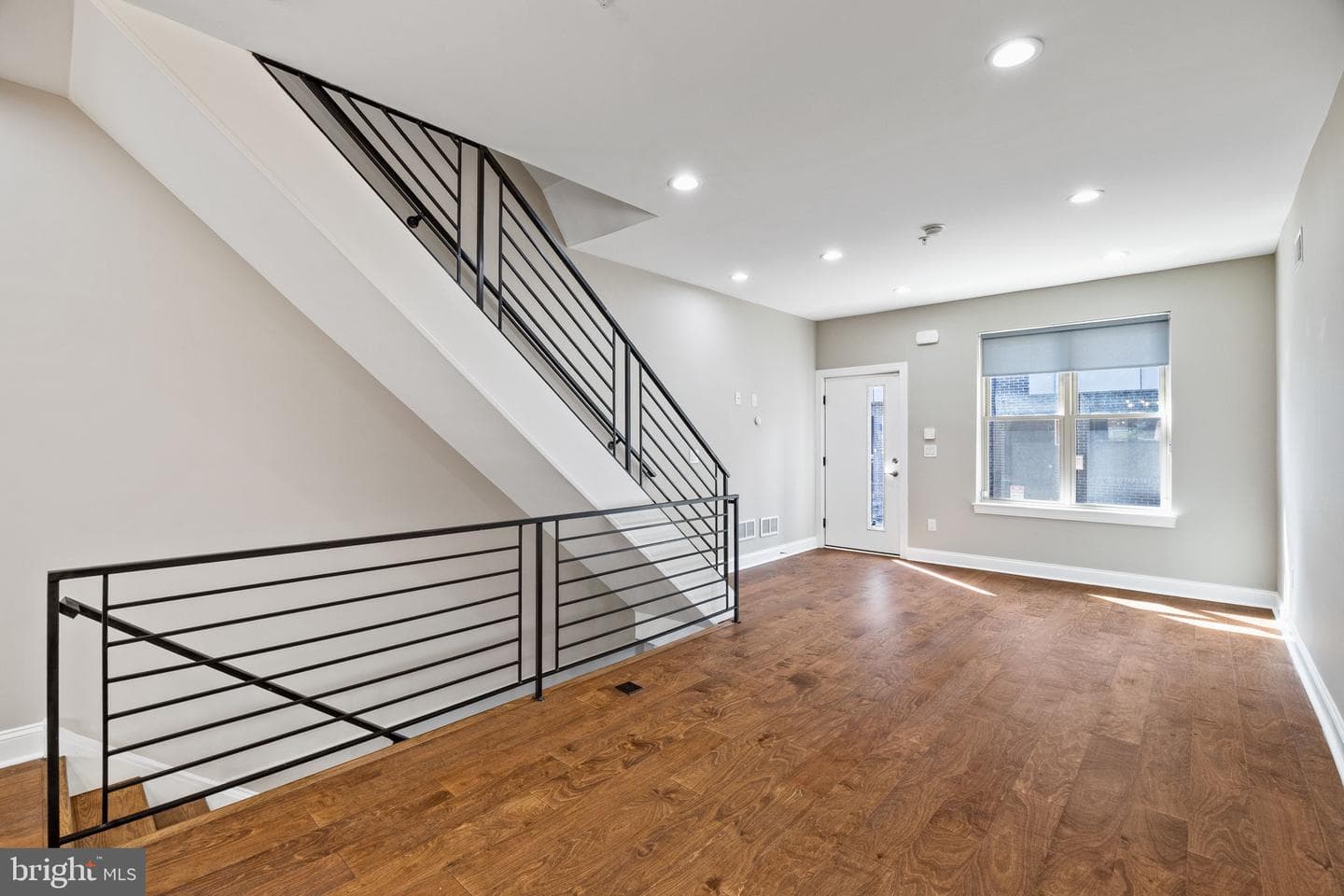 1711 W Seybert Street photo 5