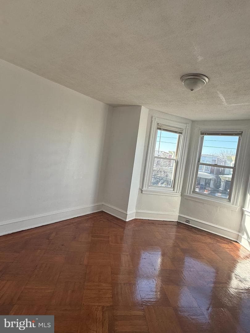 5426 Whitby Avenue photo 45