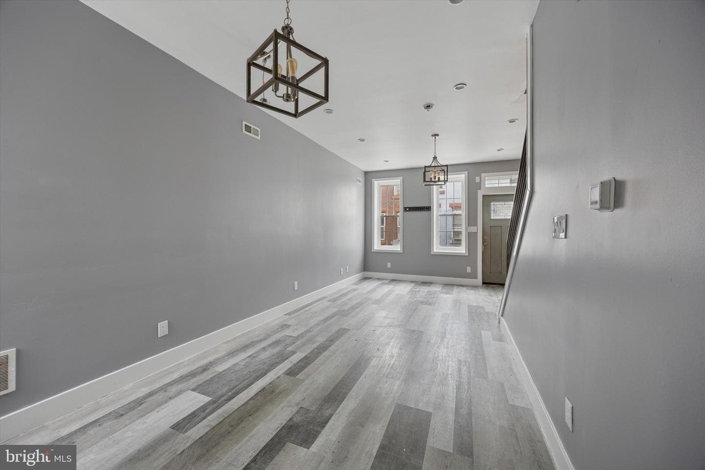 2513 N Douglas Street photo 10