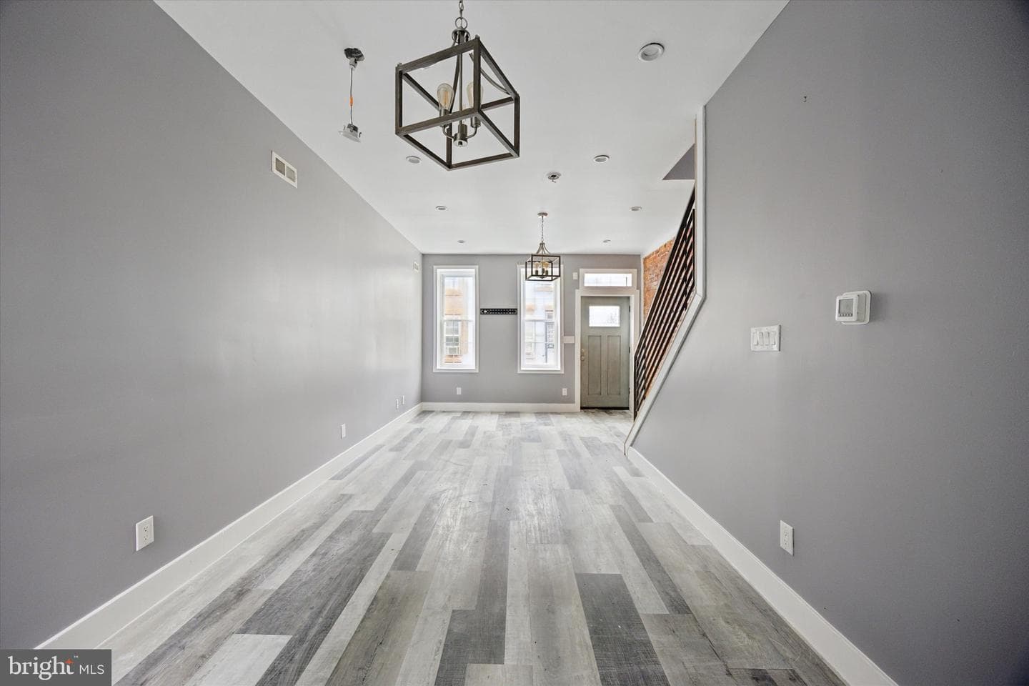 2513 N Douglas Street photo 11