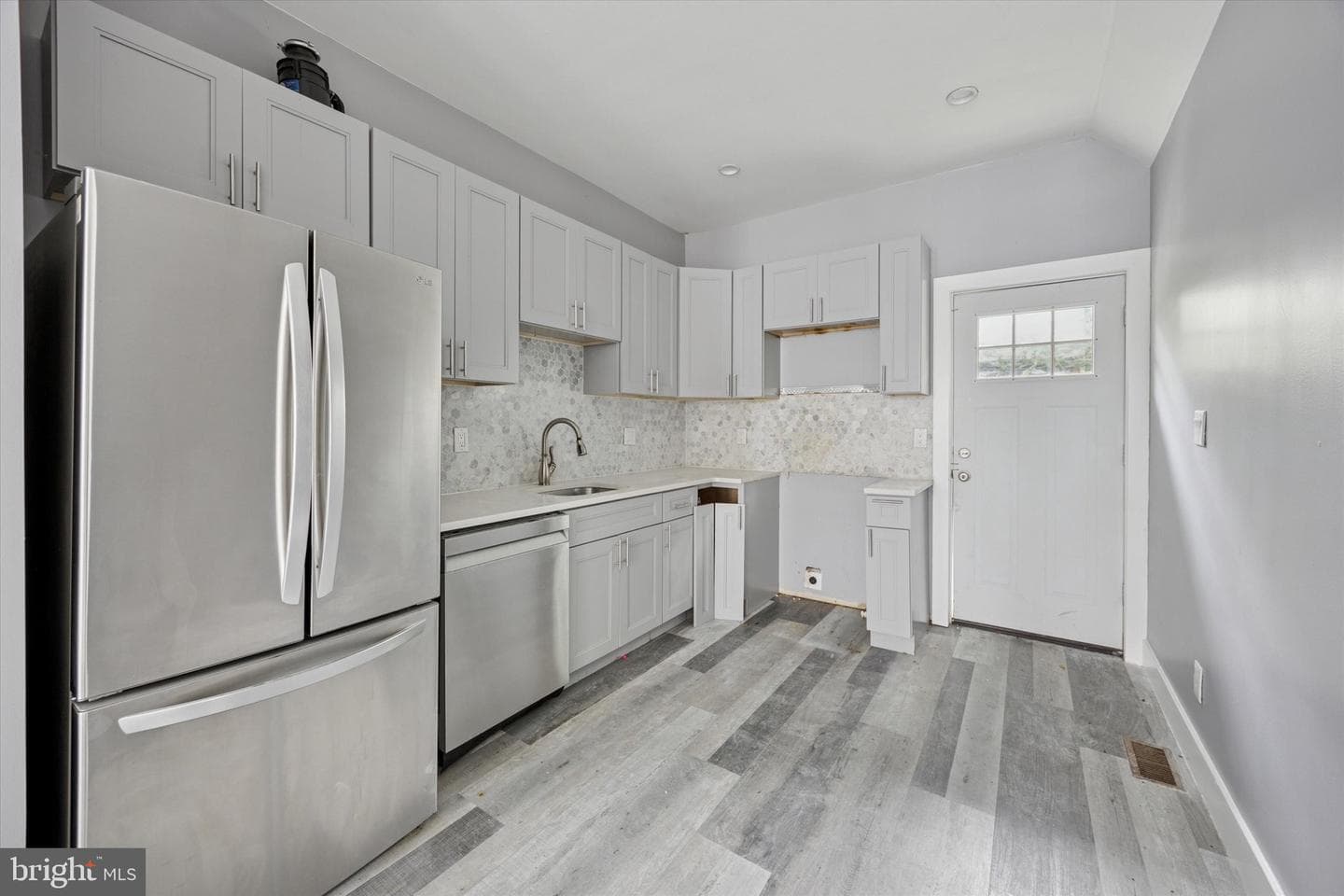 2513 N Douglas Street photo 12