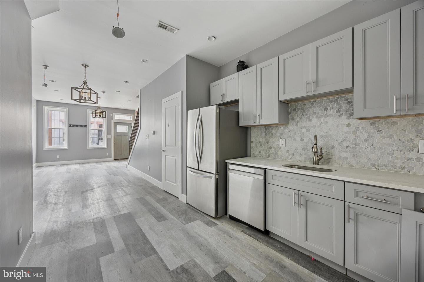 2513 N Douglas Street photo 14
