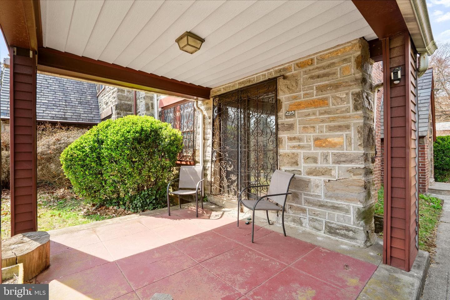 425 E Durham Street photo 3