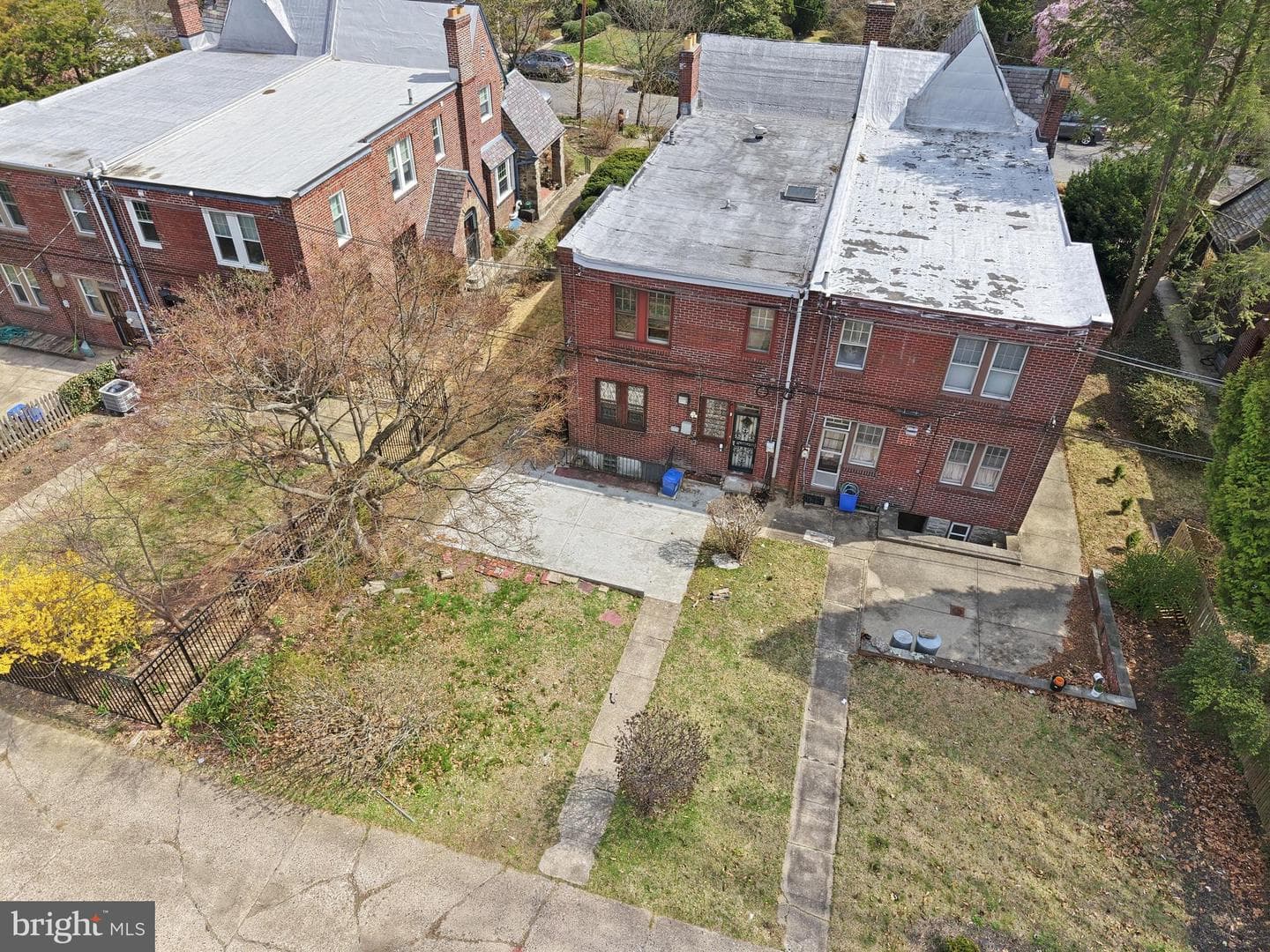 425 E Durham Street photo 43