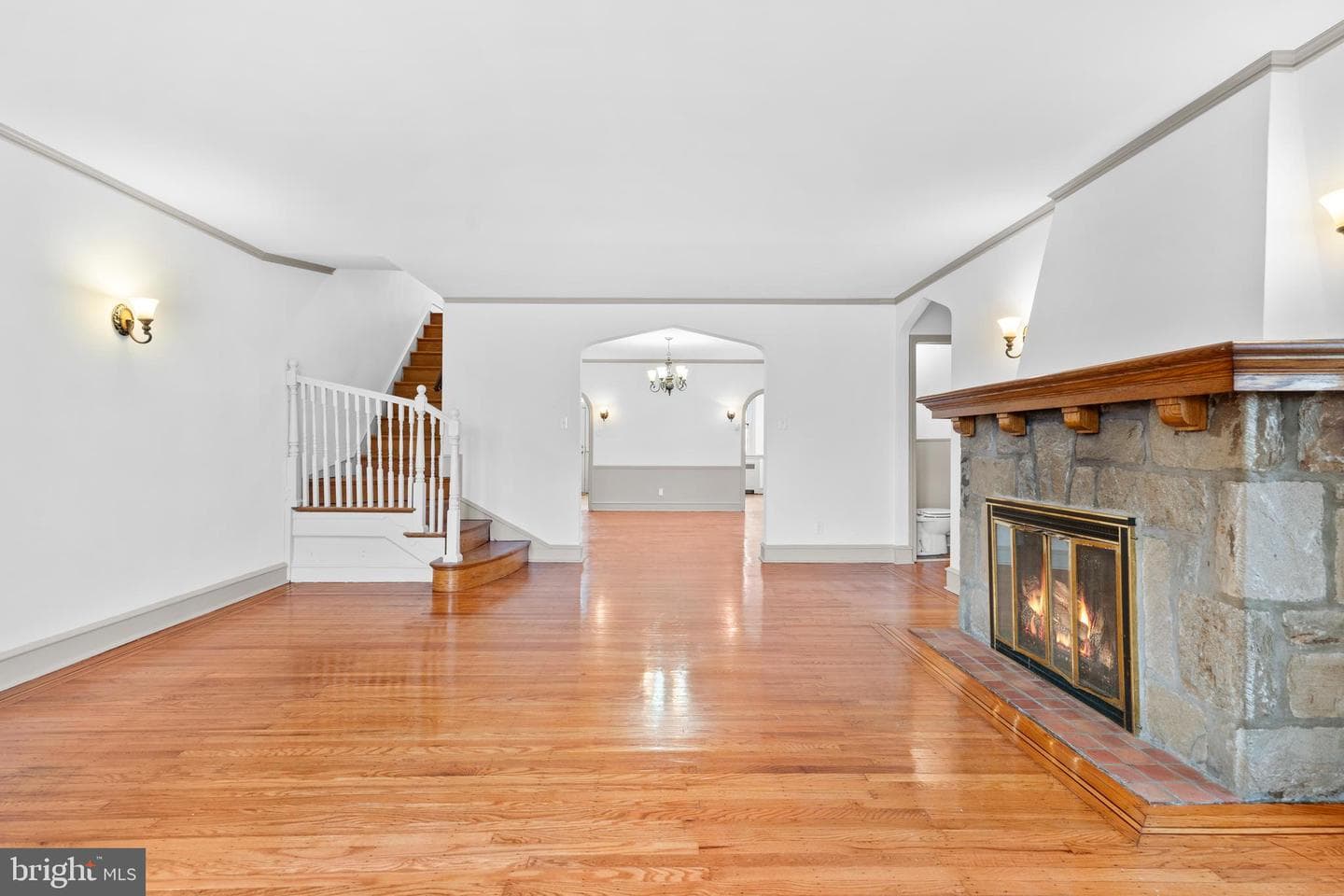 425 E Durham Street photo 5
