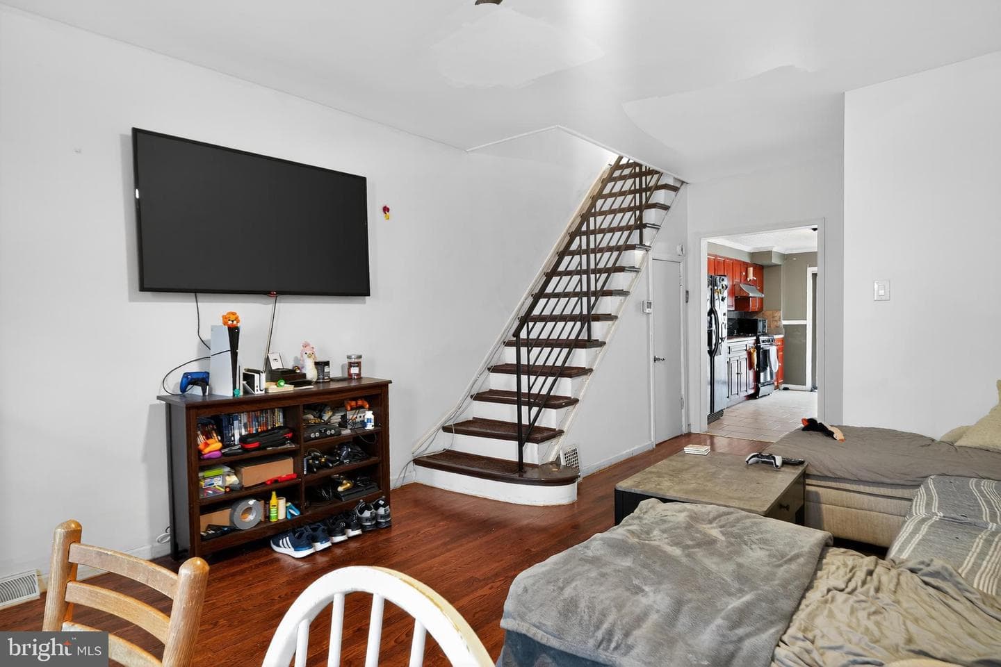 905 Daly Street photo 5