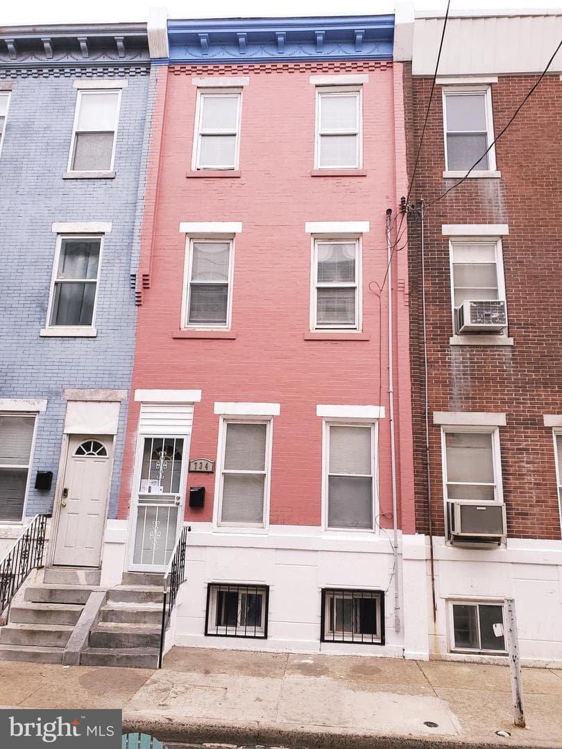 734 Winton Street photo 2