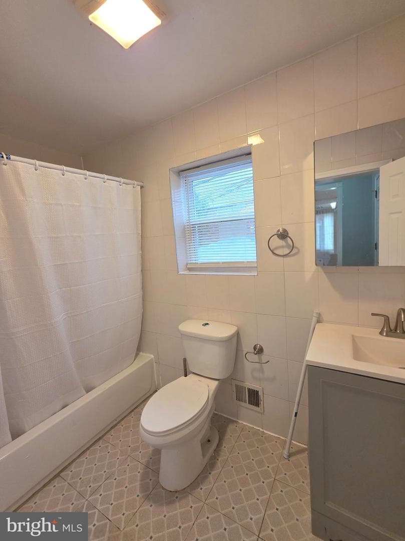734 Winton Street photo 6