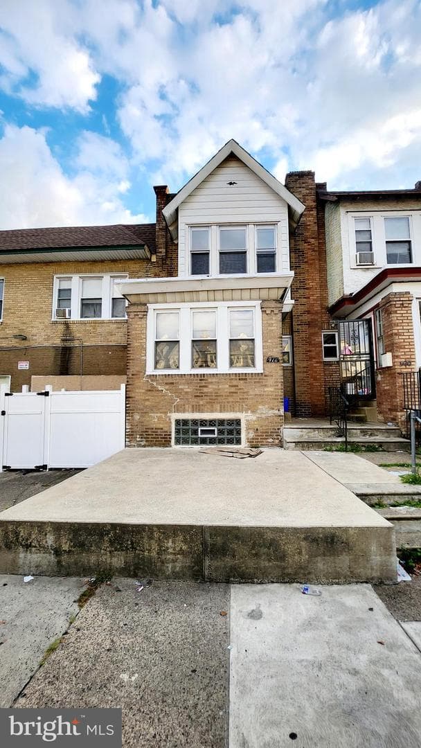 972 Bridge Street photo 1