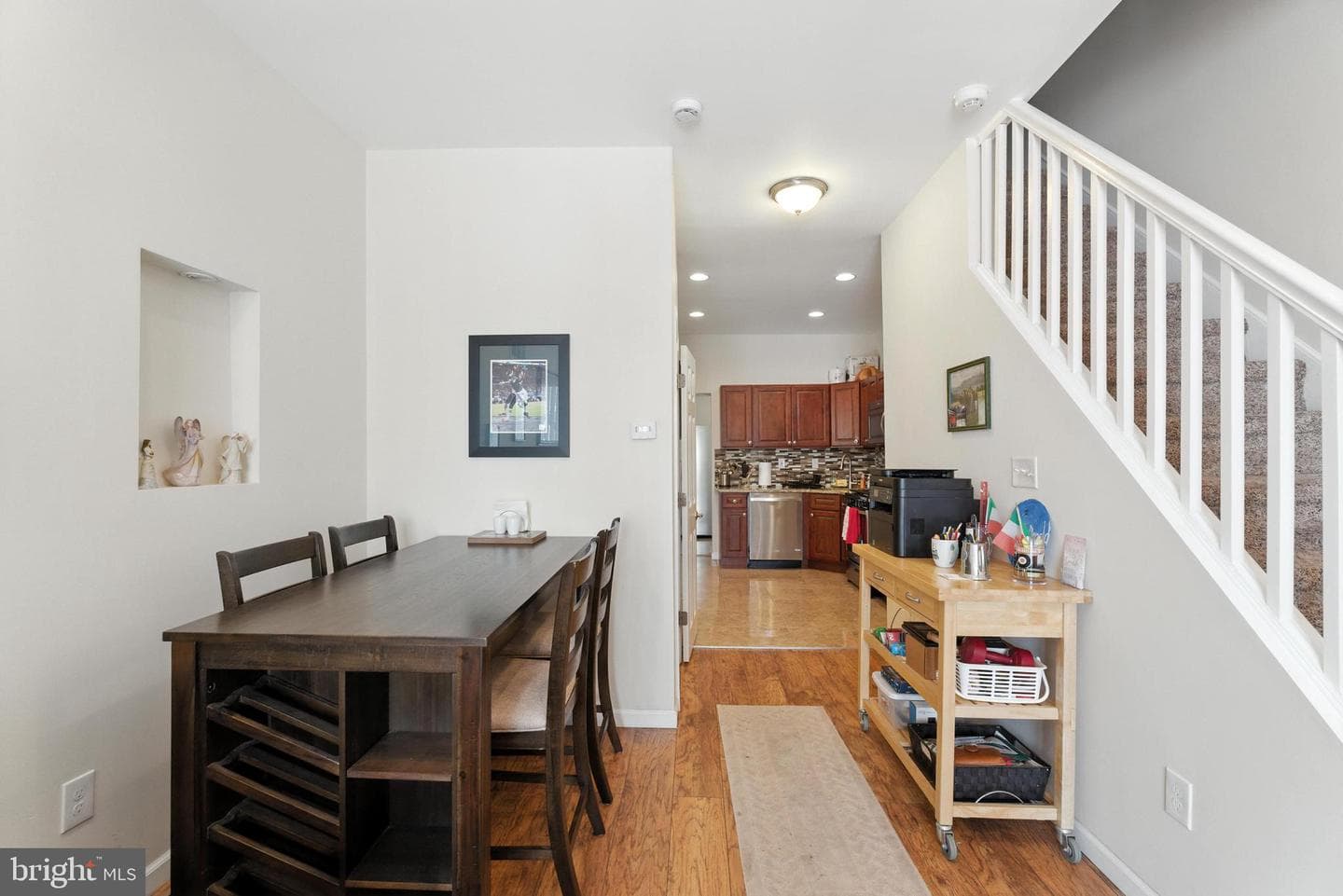 314 Gladstone Street photo 8