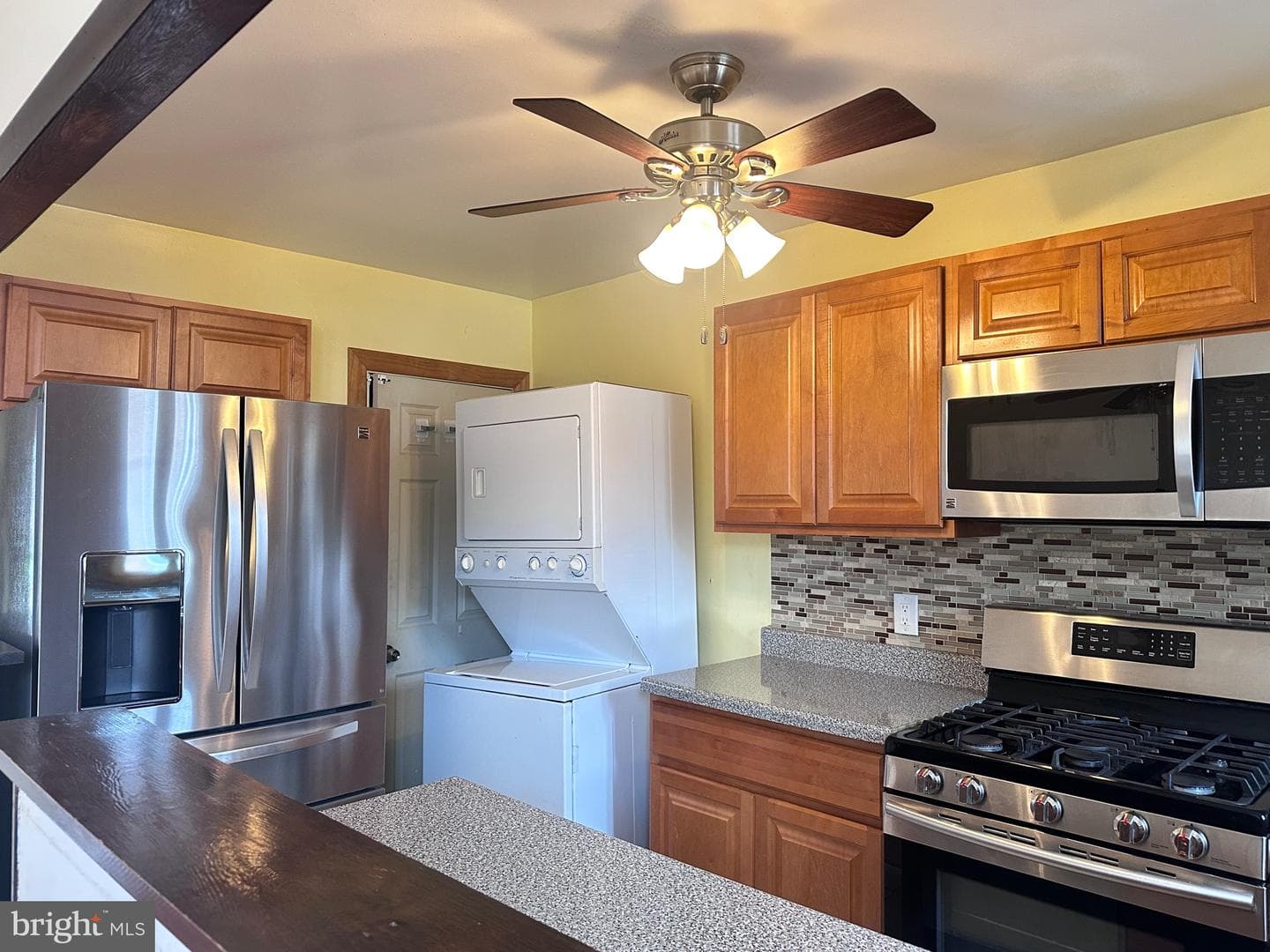 3025 Longshore Avenue photo 4