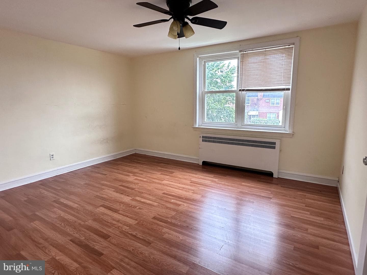 3025 Longshore Avenue photo 6