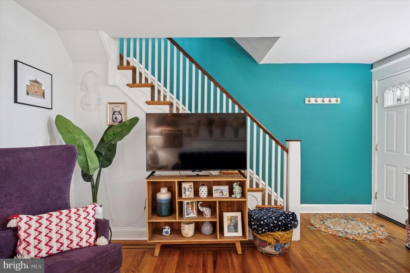 3348 Ainslie Street photo 8