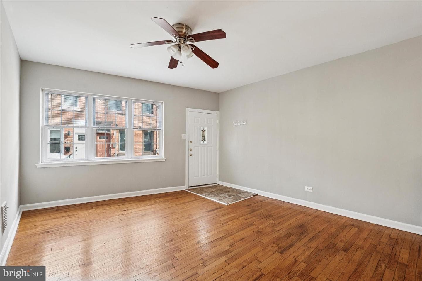 414 Sigel Street photo 6