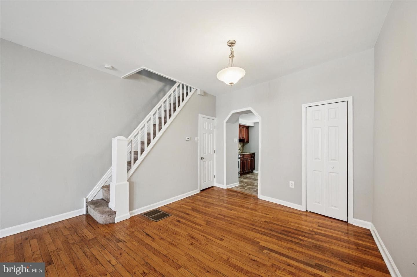 414 Sigel Street photo 8