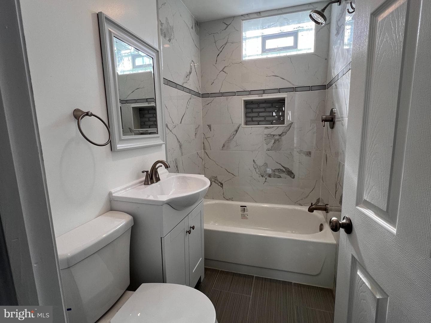 250 N Robinson Street photo 7
