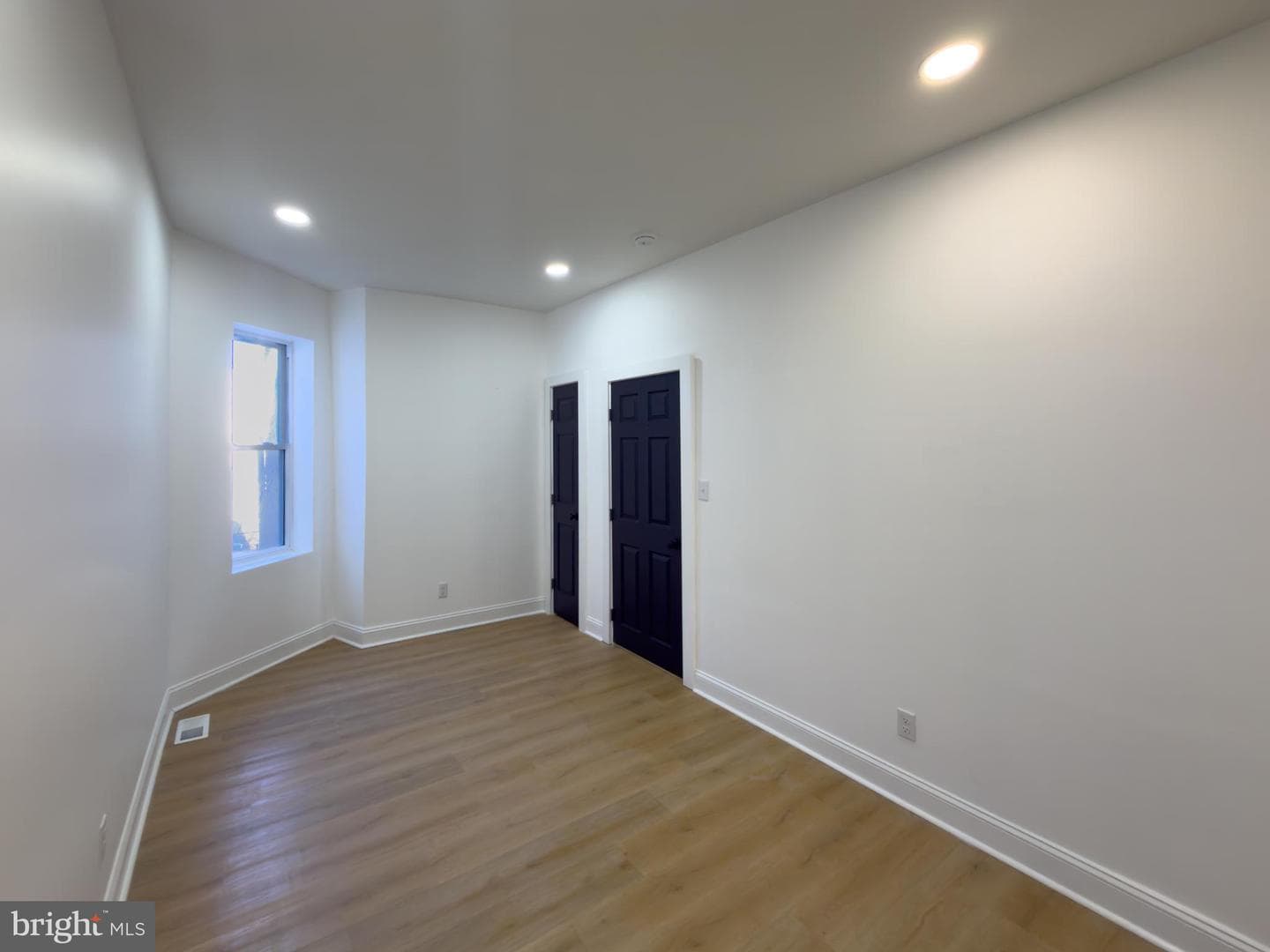 5237 Greenway Avenue photo 22